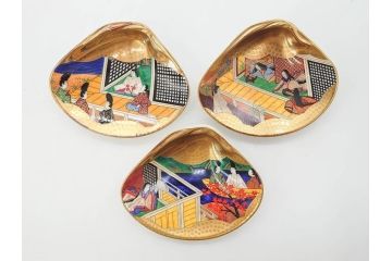 1980年　フランクリン画廊　徳川黎明會監修　「源氏物語貝合せ」　約10cm　3.3寸 雅な絵柄が美しい貝絵皿54枚揃(限定版、飾り皿、認定書、解説書付き、ボーンチャイナ、陶器、金彩、蒔絵、重箱、三寸三分)(R-078337)