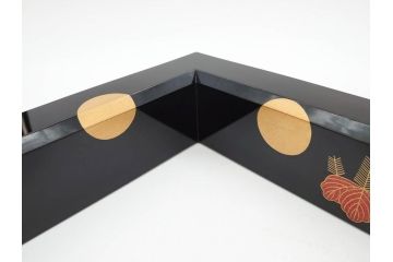 輪島塗　蒔絵が引き立つ炉縁(漆塗り、茶道具、金彩、菊桐文、共箱付き)(R-078338)