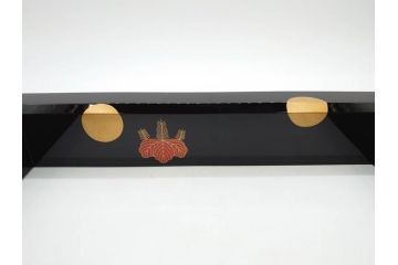 輪島塗　蒔絵が引き立つ炉縁(漆塗り、茶道具、金彩、菊桐文、共箱付き)(R-078338)