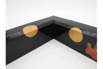 輪島塗　蒔絵が引き立つ炉縁(漆塗り、茶道具、金彩、菊桐文、共箱付き)(R-078338)