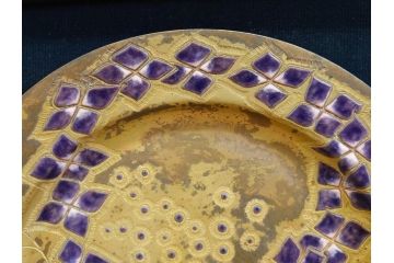 美彦銘　金彩花文七宝額　約24cm　8寸　紫陽花のデザインが際立つ飾皿(飾り皿、額皿、花、和皿、大皿、和食器、共箱付き、八寸)(R-078339)