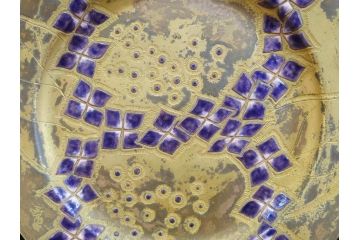 美彦銘　金彩花文七宝額　約24cm　8寸　紫陽花のデザインが際立つ飾皿(飾り皿、額皿、花、和皿、大皿、和食器、共箱付き、八寸)(R-078339)