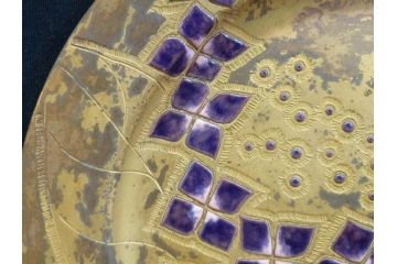 美彦銘　金彩花文七宝額　約24cm　8寸　紫陽花のデザインが際立つ飾皿(飾り皿、額皿、花、和皿、大皿、和食器、共箱付き、八寸)(R-078339)