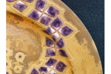 美彦銘　金彩花文七宝額　約24cm　8寸　紫陽花のデザインが際立つ飾皿(飾り皿、額皿、花、和皿、大皿、和食器、共箱付き、八寸)(R-078339)