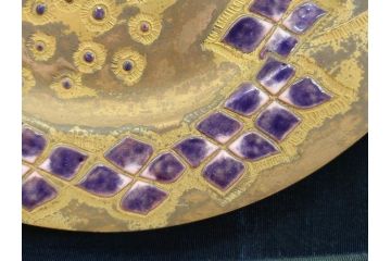 美彦銘　金彩花文七宝額　約24cm　8寸　紫陽花のデザインが際立つ飾皿(飾り皿、額皿、花、和皿、大皿、和食器、共箱付き、八寸)(R-078339)