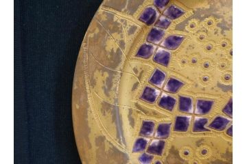 美彦銘　金彩花文七宝額　約24cm　8寸　紫陽花のデザインが際立つ飾皿(飾り皿、額皿、花、和皿、大皿、和食器、共箱付き、八寸)(R-078339)