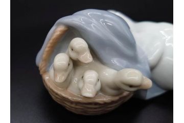 スペイン　リヤドロ　LLADRO　アヒルの家族　4895　高さ50cm　アヒル達の表情が可愛らしいフィギュリン(親子、ファミリー、置物、オブジェ、陶器人形、共箱付き)(R-078342)