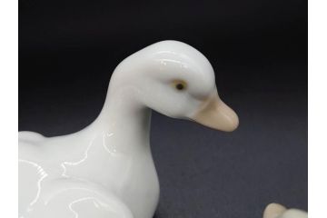 スペイン　リヤドロ　LLADRO　アヒルの家族　4895　高さ50cm　アヒル達の表情が可愛らしいフィギュリン(親子、ファミリー、置物、オブジェ、陶器人形、共箱付き)(R-078342)