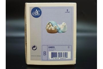 スペイン　リヤドロ　LLADRO　アヒルの家族　4895　高さ50cm　アヒル達の表情が可愛らしいフィギュリン(親子、ファミリー、置物、オブジェ、陶器人形、共箱付き)(R-078342)