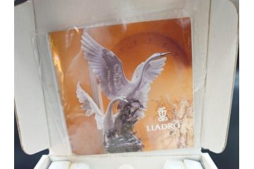 スペイン　リヤドロ　LLADRO　アヒルの家族　4895　高さ50cm　アヒル達の表情が可愛らしいフィギュリン(親子、ファミリー、置物、オブジェ、陶器人形、共箱付き)(R-078342)