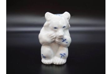 デンマーク　ROYAL COPENHAGEN(ロイヤルコペンハーゲン)　ブルーフルーテッド　プレイン　繊細に描かれた模様が上品なソルト&ペッパー・フィギュリン2点セット(塩胡椒入れ、調味料、置物、眠り猫、キャット、熊、ベア)(R-078343)