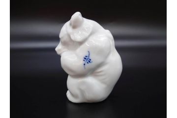 デンマーク　ROYAL COPENHAGEN(ロイヤルコペンハーゲン)　ブルーフルーテッド　プレイン　繊細に描かれた模様が上品なソルト&ペッパー・フィギュリン2点セット(塩胡椒入れ、調味料、置物、眠り猫、キャット、熊、ベア)(R-078343)