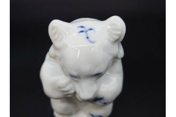 デンマーク　ROYAL COPENHAGEN(ロイヤルコペンハーゲン)　ブルーフルーテッド　プレイン　繊細に描かれた模様が上品なソルト&ペッパー・フィギュリン2点セット(塩胡椒入れ、調味料、置物、眠り猫、キャット、熊、ベア)(R-078343)