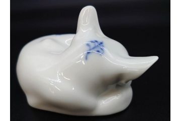 デンマーク　ROYAL COPENHAGEN(ロイヤルコペンハーゲン)　ブルーフルーテッド　プレイン　繊細に描かれた模様が上品なソルト&ペッパー・フィギュリン2点セット(塩胡椒入れ、調味料、置物、眠り猫、キャット、熊、ベア)(R-078343)