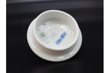 デンマーク　ROYAL COPENHAGEN(ロイヤルコペンハーゲン)　ブルーフルーテッドプレイン　繊細に描かれたブルーの模様が上品なティーポット(洋食器)(R-078344)