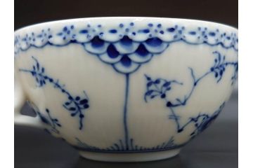 デンマーク　ROYAL COPENHAGEN(ロイヤルコペンハーゲン)　ブルーフルーテッド　ハーフレース　525　上品なデザインのティーカップ&ソーサー5客セット(洋食器、C&S)(R-078345)