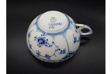 デンマーク　ROYAL COPENHAGEN(ロイヤルコペンハーゲン)　ブルーフルーテッド　ハーフレース　525　上品なデザインのティーカップ&ソーサー5客セット(洋食器、C&S)(R-078345)
