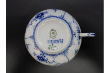 デンマーク　ROYAL COPENHAGEN(ロイヤルコペンハーゲン)　ブルーフルーテッド　ハーフレース　525　上品なデザインのティーカップ&ソーサー5客セット(洋食器、C&S)(R-078345)