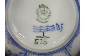 デンマーク　ROYAL COPENHAGEN(ロイヤルコペンハーゲン)　ブルーフルーテッド　ハーフレース　525　上品なデザインのティーカップ&ソーサー5客セット(洋食器、C&S)(R-078345)