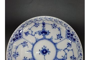 デンマーク　ROYAL COPENHAGEN(ロイヤルコペンハーゲン)　ブルーフルーテッド　ハーフレース　525　上品なデザインのティーカップ&ソーサー5客セット(洋食器、C&S)(R-078345)