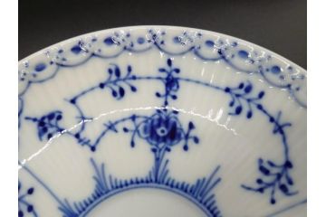 デンマーク　ROYAL COPENHAGEN(ロイヤルコペンハーゲン)　ブルーフルーテッド　ハーフレース　525　上品なデザインのティーカップ&ソーサー5客セット(洋食器、C&S)(R-078345)