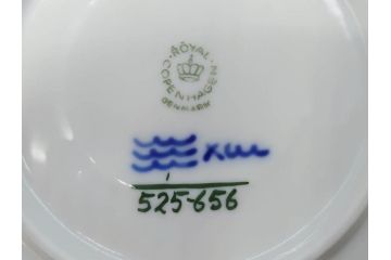 デンマーク　ROYAL COPENHAGEN(ロイヤルコペンハーゲン)　ブルーフルーテッド　ハーフレース　525　上品なデザインのティーカップ&ソーサー5客セット(洋食器、C&S)(R-078345)