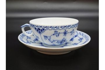 デンマーク　ROYAL COPENHAGEN(ロイヤルコペンハーゲン)　ブルーフルーテッド　ハーフレース　525　上品なデザインのティーカップ&ソーサー5客セット(洋食器、C&S)(R-078345)