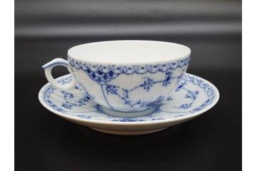 デンマーク　ROYAL COPENHAGEN(ロイヤルコペンハーゲン)　ブルーフルーテッド　ハーフレース　525　上品なデザインのティーカップ&ソーサー5客セット(洋食器、C&S)(R-078345)