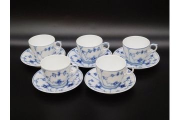 デンマーク　ROYAL COPENHAGEN(ロイヤルコペンハーゲン)　ブルーフルテッド プレイン　繊細な絵付けがエレガントなコーヒーカップ&ソーサー5客セット(洋食器、C&S)(R-078346)