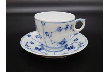 デンマーク　ROYAL COPENHAGEN(ロイヤルコペンハーゲン)　ブルーフルテッド プレイン　繊細な絵付けがエレガントなコーヒーカップ&ソーサー5客セット(洋食器、C&S)(R-078346)