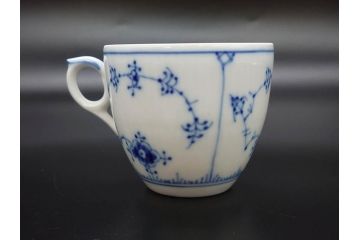 デンマーク　ROYAL COPENHAGEN(ロイヤルコペンハーゲン)　ブルーフルテッド プレイン　繊細な絵付けがエレガントなコーヒーカップ&ソーサー5客セット(洋食器、C&S)(R-078346)