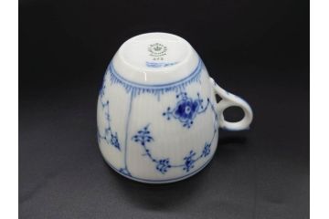 デンマーク　ROYAL COPENHAGEN(ロイヤルコペンハーゲン)　ブルーフルテッド プレイン　繊細な絵付けがエレガントなコーヒーカップ&ソーサー5客セット(洋食器、C&S)(R-078346)