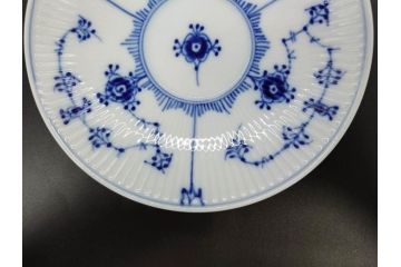 デンマーク　ROYAL COPENHAGEN(ロイヤルコペンハーゲン)　ブルーフルテッド プレイン　繊細な絵付けがエレガントなコーヒーカップ&ソーサー5客セット(洋食器、C&S)(R-078346)