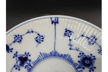 デンマーク　ROYAL COPENHAGEN(ロイヤルコペンハーゲン)　ブルーフルテッド プレイン　繊細な絵付けがエレガントなコーヒーカップ&ソーサー5客セット(洋食器、C&S)(R-078346)