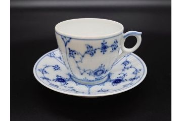 デンマーク　ROYAL COPENHAGEN(ロイヤルコペンハーゲン)　ブルーフルテッド プレイン　繊細な絵付けがエレガントなコーヒーカップ&ソーサー5客セット(洋食器、C&S)(R-078346)