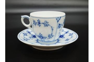 デンマーク　ROYAL COPENHAGEN(ロイヤルコペンハーゲン)　ブルーフルテッド プレイン　繊細な絵付けがエレガントなコーヒーカップ&ソーサー5客セット(洋食器、C&S)(R-078346)
