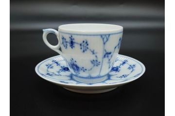 デンマーク　ROYAL COPENHAGEN(ロイヤルコペンハーゲン)　ブルーフルテッド プレイン　繊細な絵付けがエレガントなコーヒーカップ&ソーサー5客セット(洋食器、C&S)(R-078346)