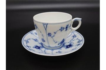 デンマーク　ROYAL COPENHAGEN(ロイヤルコペンハーゲン)　ブルーフルテッド プレイン　繊細な絵付けがエレガントなコーヒーカップ&ソーサー5客セット(洋食器、C&S)(R-078346)