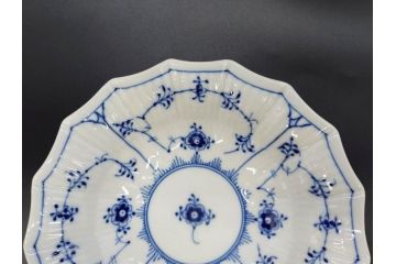 デンマーク　ROYAL COPENHAGEN(ロイヤルコペンハーゲン)　ブルーフルーテッド　プレイン　ブルーコペンハーゲン　様々なシーンに対応できるプレート5枚・シェルディッシュ・ボウルセット(皿、深皿、小皿、変形皿、貝、花柄、洋食器)(R-078347)
