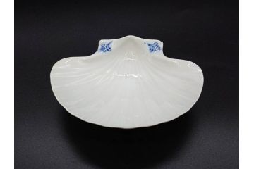 デンマーク　ROYAL COPENHAGEN(ロイヤルコペンハーゲン)　ブルーフルーテッド　プレイン　ブルーコペンハーゲン　様々なシーンに対応できるプレート5枚・シェルディッシュ・ボウルセット(皿、深皿、小皿、変形皿、貝、花柄、洋食器)(R-078347)