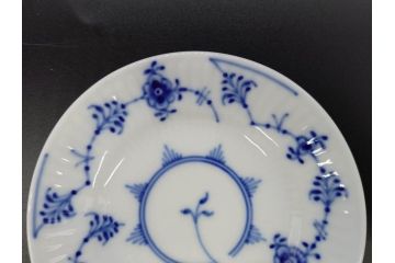 デンマーク　ROYAL COPENHAGEN(ロイヤルコペンハーゲン)　ブルーフルーテッド　プレイン　ブルーコペンハーゲン　様々なシーンに対応できるプレート5枚・シェルディッシュ・ボウルセット(皿、深皿、小皿、変形皿、貝、花柄、洋食器)(R-078347)