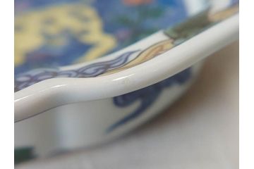 有田焼　源右衛門窯　染錦獅子見込　(大)約16cm 5.3寸　(小)約8cm 2.7寸　獅子のデザインが目を引く向付10客セット(和皿、深皿、輪花皿、器、五寸三分、二寸七分、説明書付き、和食器、共箱付き)(R-078351)