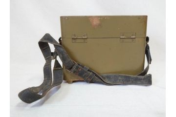 ジャンク品　旧日本軍　陸軍　富士通信機製造株式会社　特殊携帯電話機2点(有線、野戦電話、野外電話機)(R-078352)