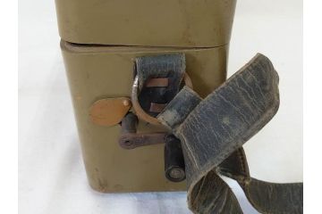 ジャンク品　旧日本軍　陸軍　富士通信機製造株式会社　特殊携帯電話機2点(有線、野戦電話、野外電話機)(R-078352)