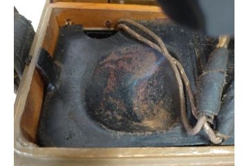 ジャンク品　旧日本軍　陸軍　富士通信機製造株式会社　特殊携帯電話機2点(有線、野戦電話、野外電話機)(R-078352)
