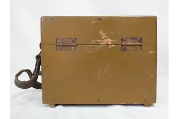 ジャンク品　旧日本軍　陸軍　富士通信機製造株式会社　特殊携帯電話機2点(有線、野戦電話、野外電話機)(R-078352)