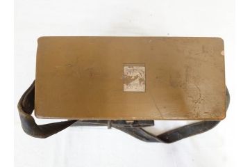 ジャンク品　旧日本軍　陸軍　富士通信機製造株式会社　特殊携帯電話機2点(有線、野戦電話、野外電話機)(R-078352)