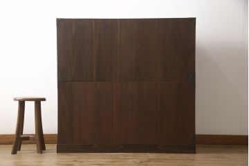 和製アンティーク　前面欅(ケヤキ)材　三階松モチーフの引手金具と桜丸金具の重ね米沢箪笥(重ね箪笥、収納箪笥、衣装箪笥、重ねタンス、時代箪笥、引き出し)(R-078353)