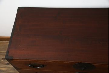 和製アンティーク　前面欅(ケヤキ)材　三階松モチーフの引手金具と桜丸金具の米沢箪笥ローボード(和たんす、時代箪笥、収納タンス、テレビ台、テレビボード、ローチェスト、引き出し)(R-078355)