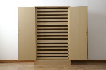 中古　伝統工芸士　水科政治作　柔らかな木の色味が魅力的な加茂総桐箪笥(胴厚、総桐たんす、衣装箪笥、着物箪笥、和タンス、引き出し)(R-078358)